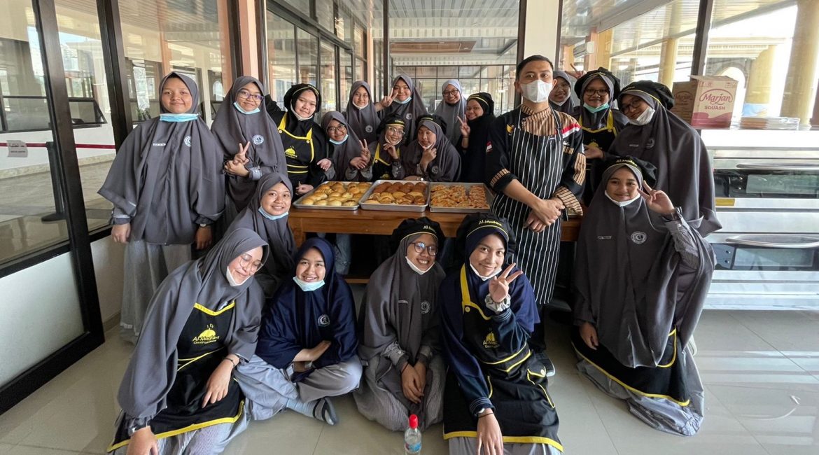belajar, bermain, dan berwirausaha di al-maahira